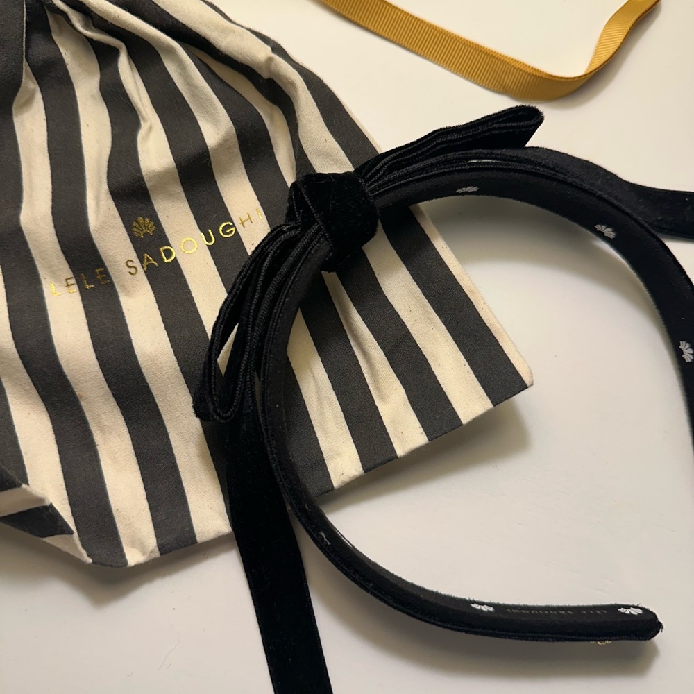 Lele Sadoughi Black Velvet Bow Headband